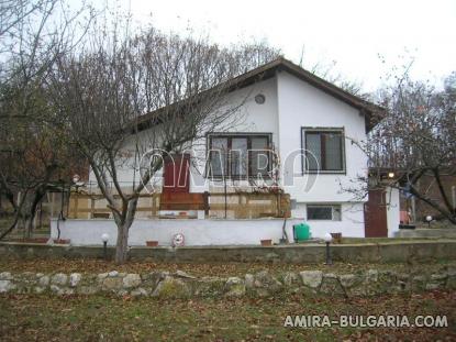 Furnished house 8 km from the beach front