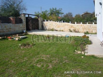 New 3 bedroom house 20 km from Varna garden