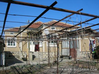House 11 km from Dobrich Bulgaria front