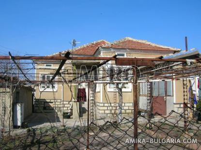 House 11 km from Dobrich Bulgaria front 2